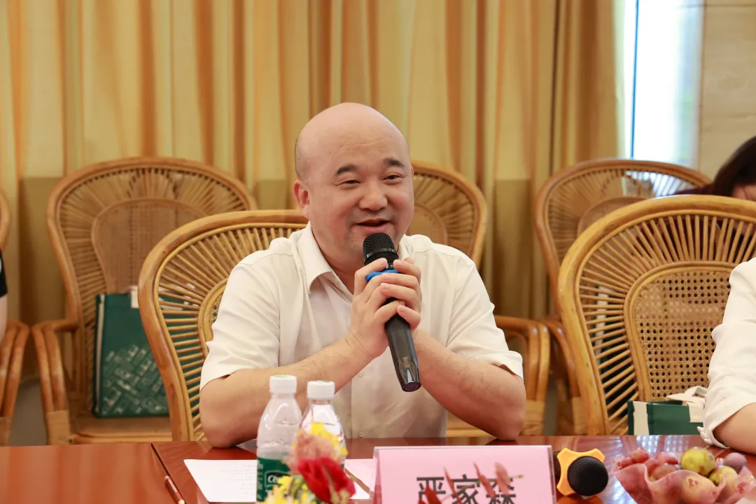 廣東省地產商會副會長兼秘書長嚴家森先生.jpg 廣東省地產商會副會長兼秘書長嚴家森先生.jpg